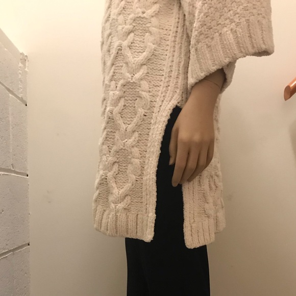 Anthropologie Chunky Knit Cable Sweater. XS - Picture 5 of 5